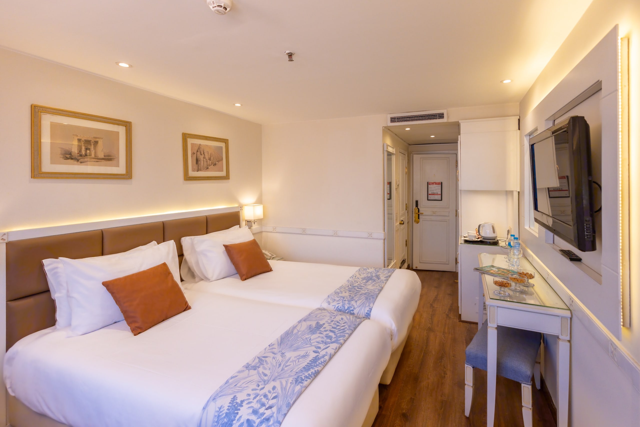 Orient Tower Prestige Deluxe Cabin
