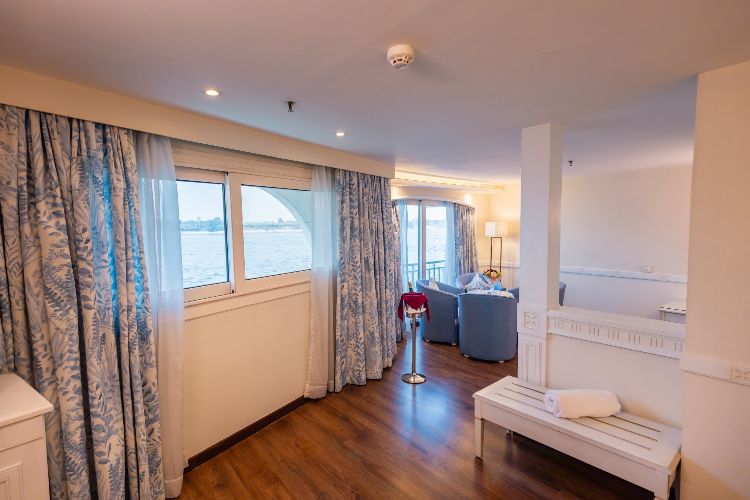 A panoramic suite with a river view