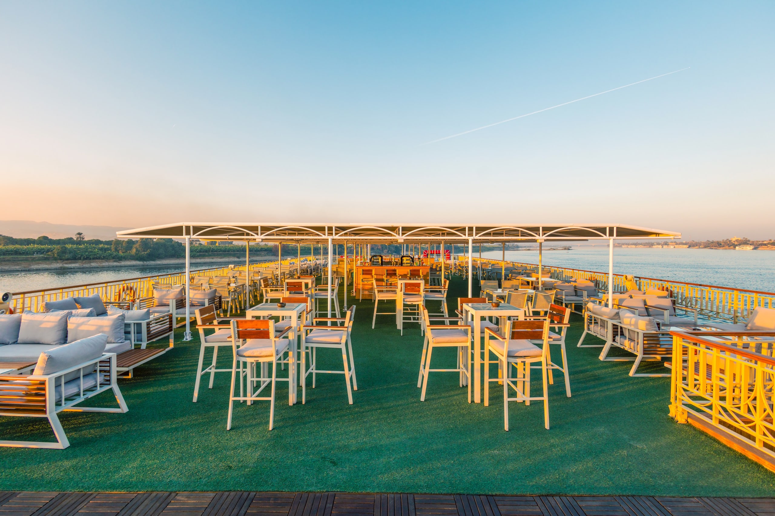 Orient Tower Prestige sun deck